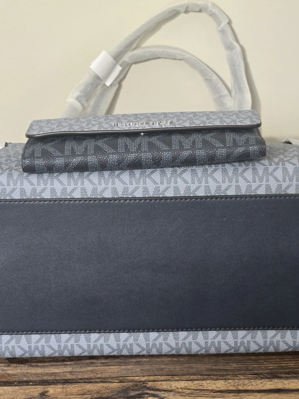 Michael Kors Voyager Color-Block Tote And Wallet Set